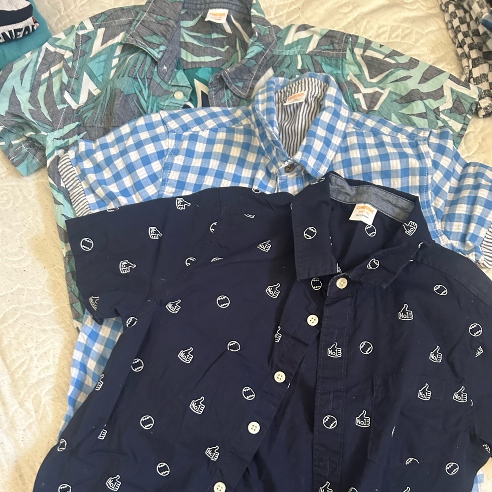 Lot of 3 pieces short shirt sleeve buttons